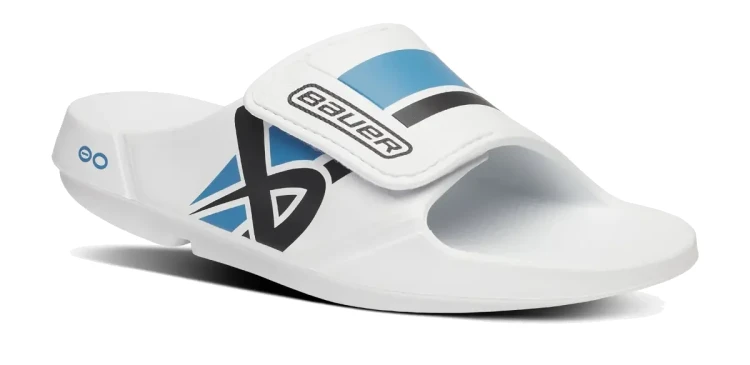 slapky_bauer_oofos_white_blue2.webp